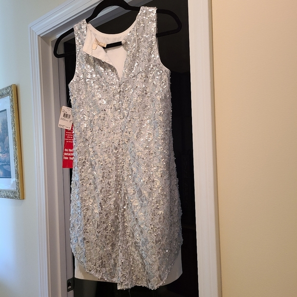 Beautiful Dress New! - Picture 4 of 11